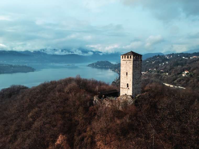 Torre sul lago